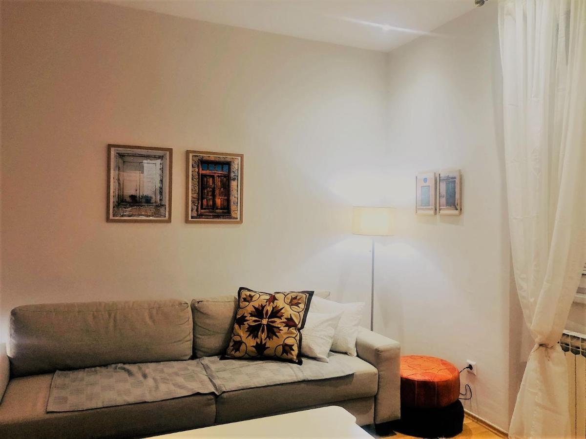 Cozy One-Bedroom Apartment ซาราเยโว ภายนอก รูปภาพ
