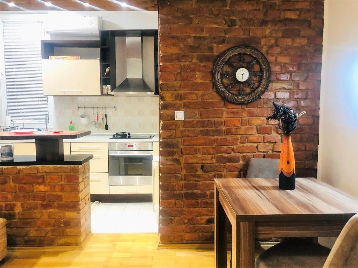Cozy One-Bedroom Apartment ซาราเยโว ภายนอก รูปภาพ